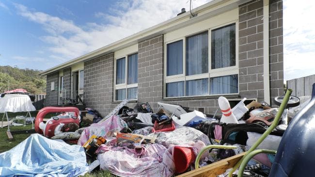 Using a skip bin for rubbish removal